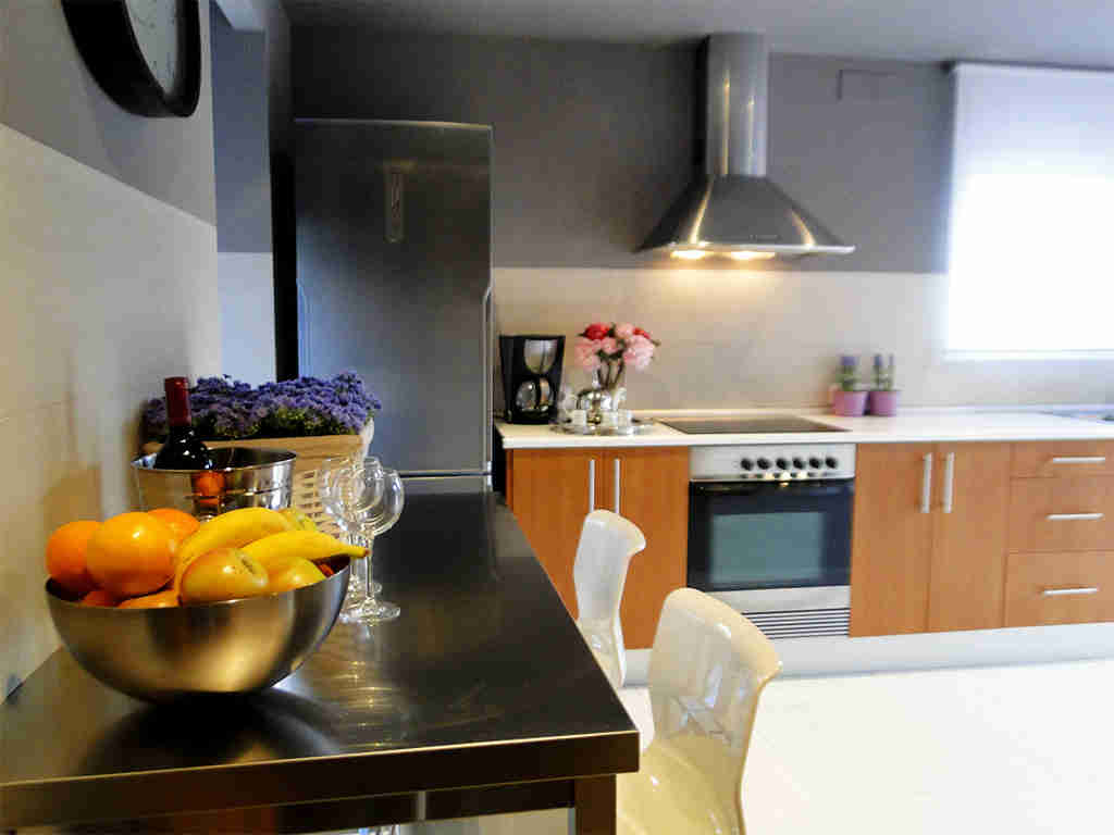 holiday villas in sitges kitchen bar for two