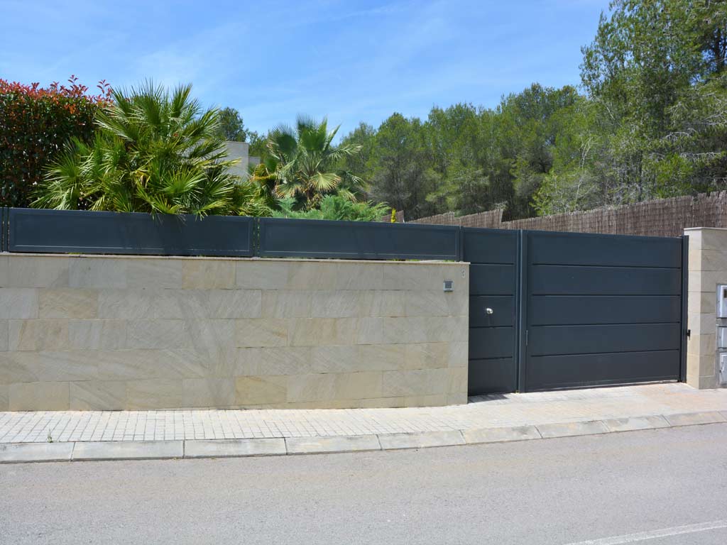safe villa in Sitges