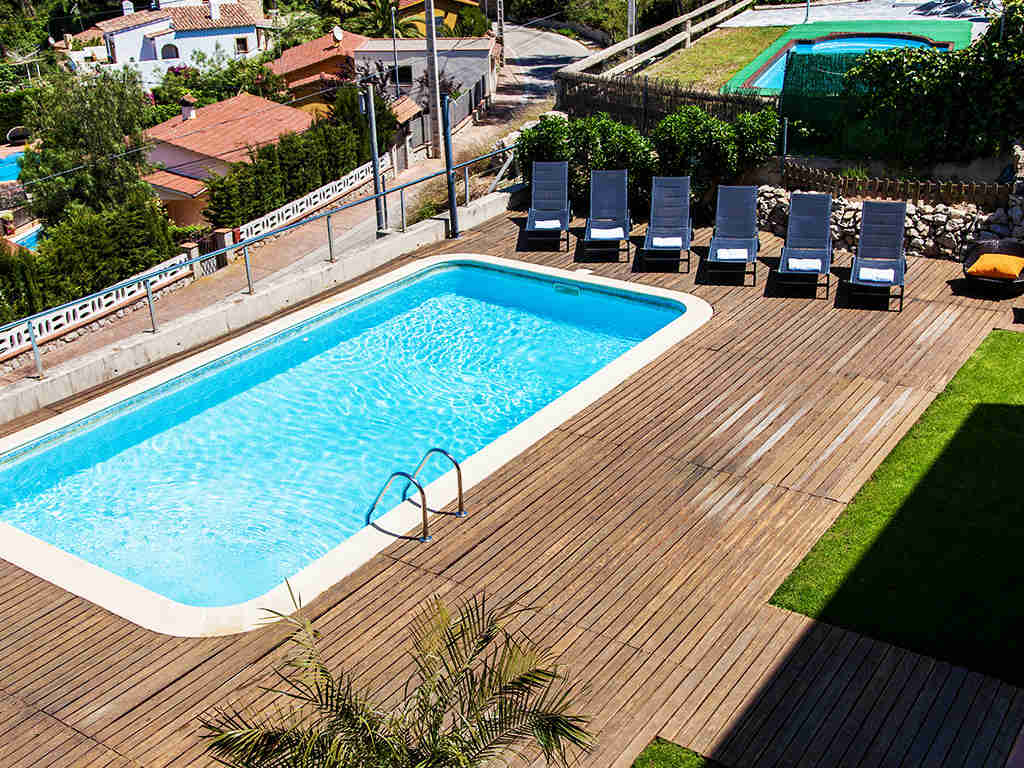 Sitges villas for rent with large swimming pool