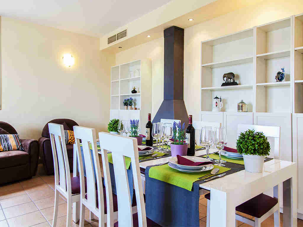 cosy dining room in one of our Sitges villas for rent on holidays