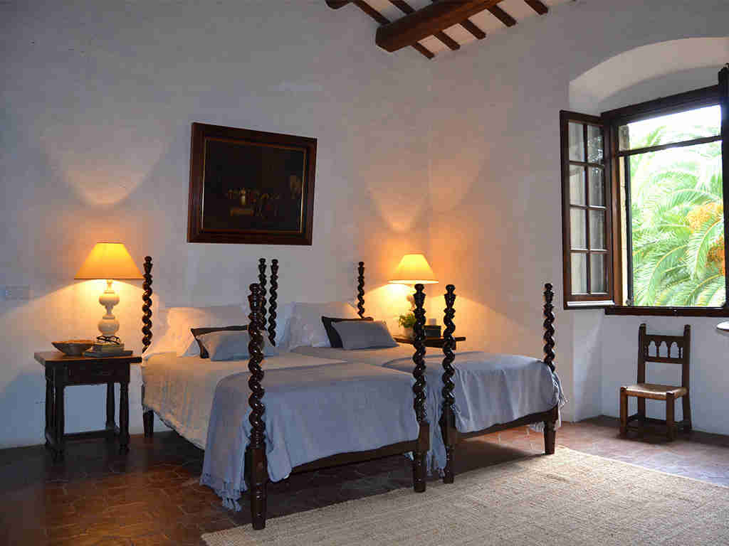 spanish farmhouse and its third room