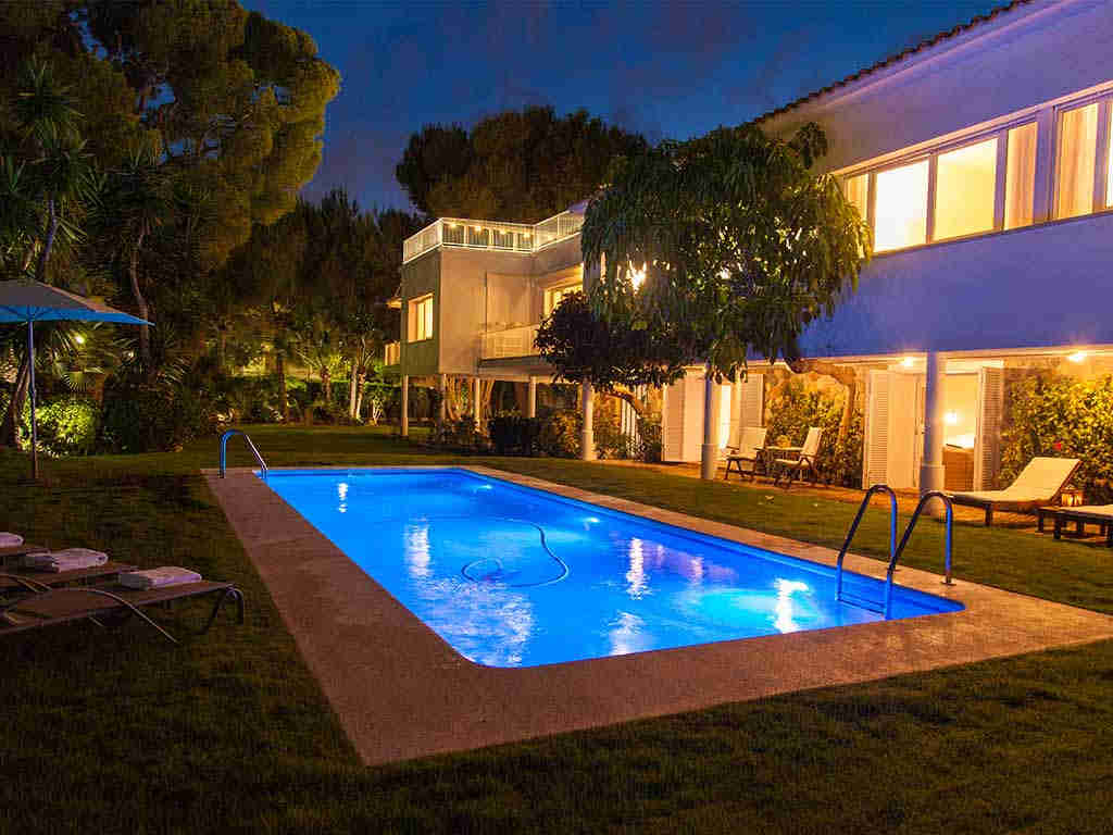 Sitges luxury villas close the beach
