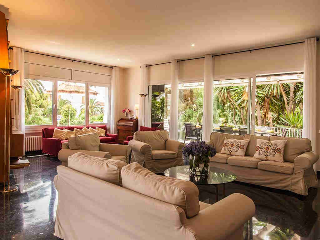 Sitges luxury villas with lounge