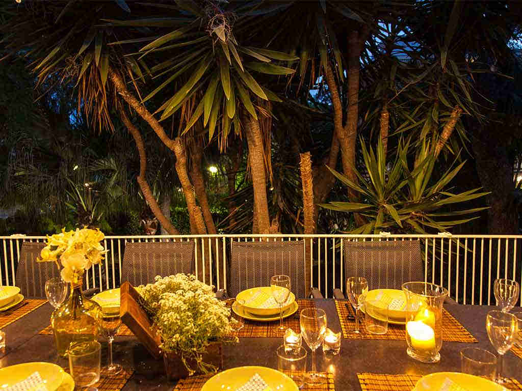 Sitges luxury villas dinner table