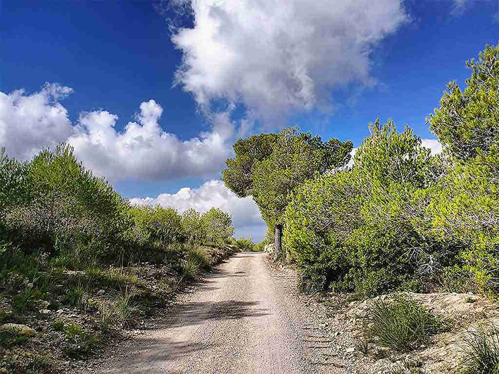 Sitges holiday house to rent: hiking