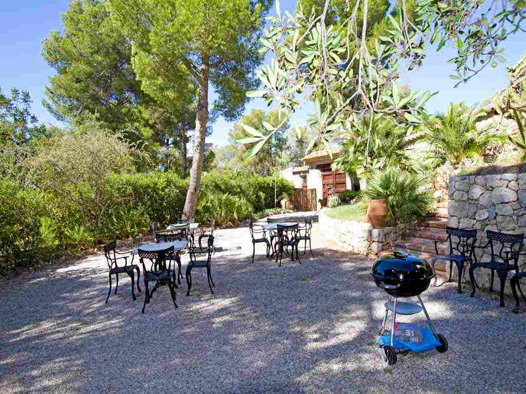 Holiday Sitges villa near Barcelona: barbecue